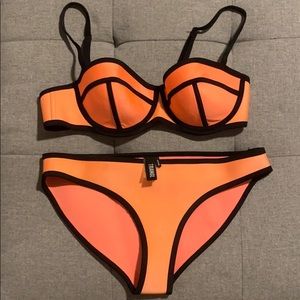 Triangl Bikini Set